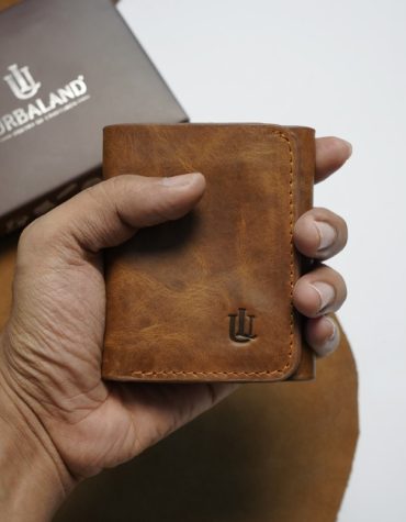 Theo Trifold Wallet Oil Pull Up Camel